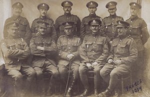 Ryhmä englantilaisia sotilaita, WW1, Ranska 1917 (b/w kuva) tekijältä English Photographer