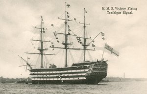 HMS Victory, lentävä Trafalgar-signaali tekijältä English Photographer