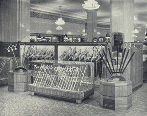 Harrods, sateenvarjolaskuri (m/w kuva) tekijältä English Photographer