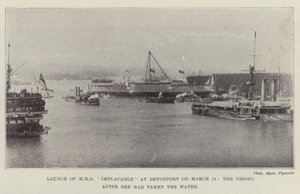 HMS Implacable laukaistiin Devonportissa 11. maaliskuuta, alus sen jälkeen, kun hän oli ottanut veden tekijältä English Photographer