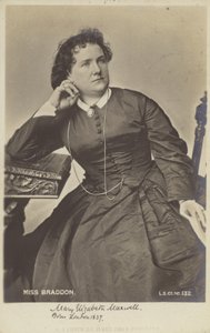 Mary Elizabeth Braddon tekijältä English Photographer