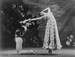 Maude Lloyd ja Hugh Laing esittämässä "Jardin aux Lilas" Mercury Theatressa Lontoossa, 1936 tekijältä English Photographer