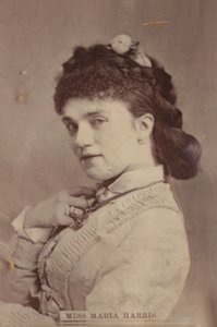 Neiti Maria Harris tekijältä English Photographer