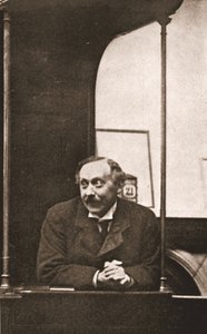 Herbert Gladstone todistajalaatikossa Emmeline Pankhurstin ja muiden oikeudenkäynnissä tekijältä English Photographer