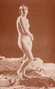 Nudistista taidetta: (s/w-kuva) tekijältä English Photographer