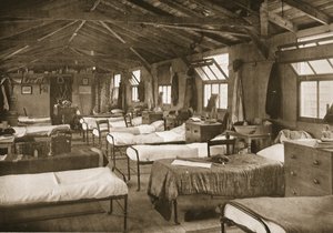 Yksi makuuhuoneista, Donington Hall, kuvitus saksalaisista vangeista Isossa-Britanniassa (syväpaino) tekijältä English Photographer
