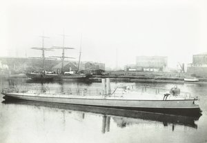 Yksi kolmesta Portugalin hallitukselle rakennetuista torpedoveneistä, Lontoo, 1881 tekijältä English Photographer