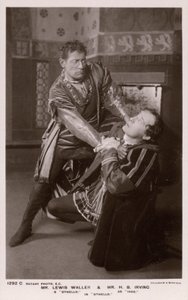 Othello kuristaa Iagoa, Lewis Walleria ja H B Irvingia (m/w kuva) tekijältä English Photographer