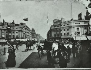 Oxford Circus, Westminster LB: katso itään, 1895 tekijältä English Photographer