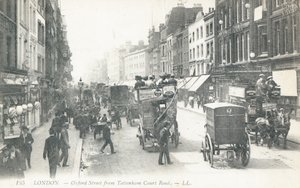 Oxford Street nähtynä Tottenham Court Roadilta tekijältä English Photographer