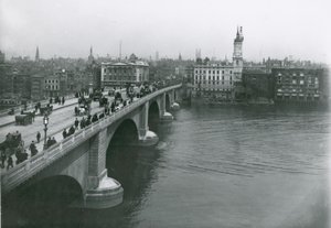 Kuva London Bridgestä tekijältä English Photographer