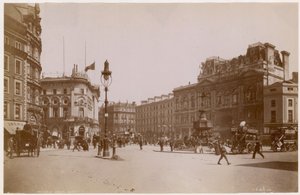 Piccadilly Circus, Lontoo tekijältä English Photographer