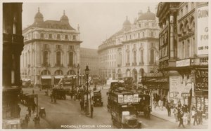 Piccadilly Circus, Lontoo tekijältä English Photographer
