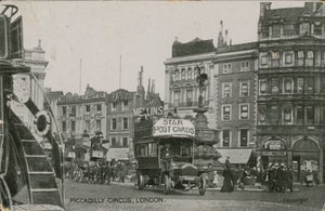Piccadilly Circus, Lontoo tekijältä English Photographer
