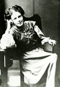 Mary Eleanor Gawthorpen muotokuva, n. 1909 tekijältä English Photographer