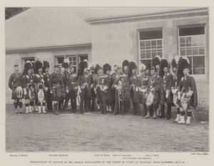 Walesin prinssi esitteli värit Gordon Highlandersille Braikleyssä, lähellä Balmoralia, 18. syyskuuta tekijältä English Photographer