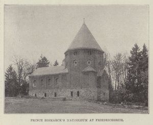 Prinssi Bismarckin mausoleumi Friedrichsruhissa tekijältä English Photographer