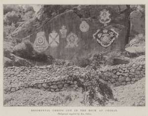 Regimental Crests leikattu kallioon Cheratissa tekijältä English Photographer
