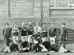 Rosendale Road School: jalkapallojoukkue, 1884 tekijältä English Photographer