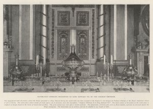 Hopeakullattu Epergne, jonka Saksan keisari lahjoitti kuningas Edward VII:lle tekijältä English Photographer