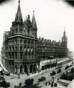 St Pancrasin rautatieasema; valokuva huhtikuulta 1899 tekijältä English Photographer