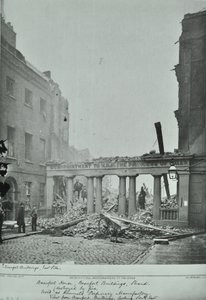 Strand, Westminster LB: Beaufort Buildings, tulivahingot, 1890 tekijältä English Photographer