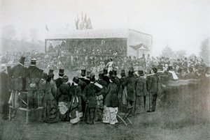 Tenniksen kaksinpelin haastekierros: J T Hartley v H F Lawford tekijältä English Photographer