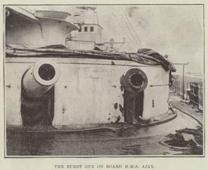 Burst Gun HMS Ajaxissa tekijältä English Photographer