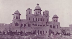 Klubi, Lucknow tekijältä English Photographer