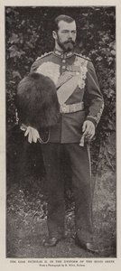 Keisari Nikolai II skotlantilaisten univormussa tekijältä English Photographer