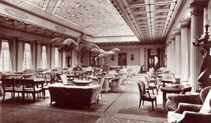 First Class Lounge HMS Homericin laivalla tekijältä English Photographer