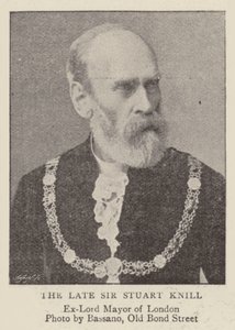 Edesmennyt Sir Stuart Knill tekijältä English Photographer