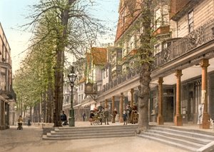Pantiles Tunbridge Wellsissä, 1890-1900 tekijältä English Photographer