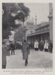 Queensin 80. syntymäpäiväjuhlat Brightonissa, pormestari ja pormestari palaamassa jumalanpalveluksesta Domesta tekijältä English Photographer