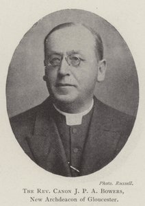 Reverend Canon J P A Bowers, Gloucesterin uusi arkkidiakoni tekijältä English Photographer