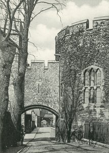 Wakefield Tower tekijältä English Photographer