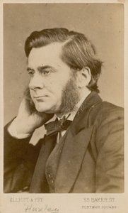 Thomas Henry Huxley tekijältä English Photographer