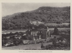 Tintern Abbey, jonka hallitus osti Duke of Beaufortilta tekijältä English Photographer