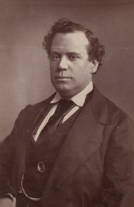 Toole tekijältä English Photographer