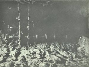 Tower of London, Tower Hill: maanalaisia käytäviä, 1899 tekijältä English Photographer
