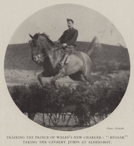 Valmentaa Walesin prinssiä uutta laturia, husaari ratsuväen hyppyissä Aldershotissa tekijältä English Photographer
