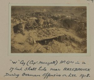 "W" Coy (kapteeni Marryatt) HD Qrs 17 tuuman kuorireiässä lähellä HAZEBROUCKia Saksan hyökkäyksen aikana LYS:llä, 1918 tekijältä English Photographer