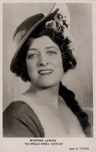 Winifred Lawson, Vic-Wells Opera Company (m/v kuva) tekijältä English Photographer