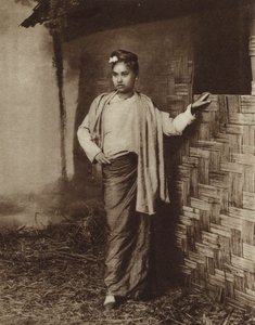 Mongolialaista syntyperää oleva nainen kylässä Burmassa (m/w kuva) tekijältä English Photographer