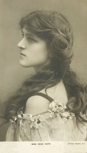 Zena Dare, englantilainen näyttelijä ja laulaja (m/w kuva) tekijältä English Photographer