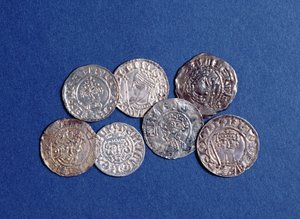 Ryhmä Normanin ja Angevinin kolikoita, kuningas Vilhelm I:stä Englannin kuninkaaseen Henrik III:een, 1000-1300-luku (hopea) (takakuva)