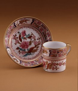 Kiinalaistyylinen kahvikuppi ja lautanen, Spode, Staffordshire, n. 1800 (posliini)