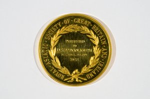 John Pinches Medalists Ltd.:n mitali, 1928 (kulta) (403548:n kääntöpuoli) tekijältä English School