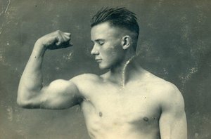 Kehonrakentajan muotokuva, n. 1898