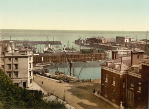 The Harbour, Folkestone (käsin värjätty valokuva) tekijältä English School